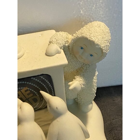 Snowbabies "Thats Enough TV For Today!" Figurine With Penguins By Kristi Jensen - Picture 14 of 16